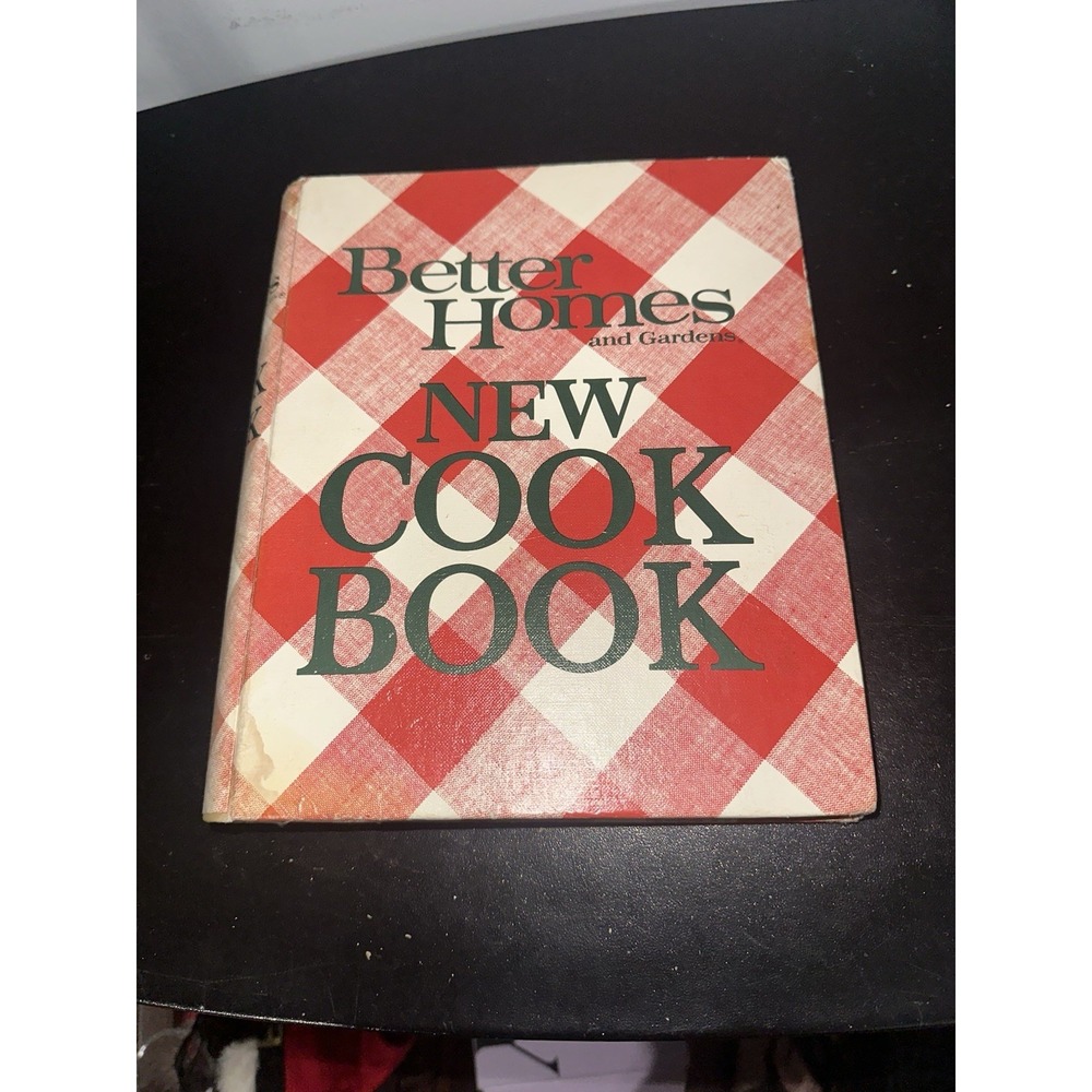 Vintage (1978) Better Homes and Gardens New Cookbook in Five Ring Binder